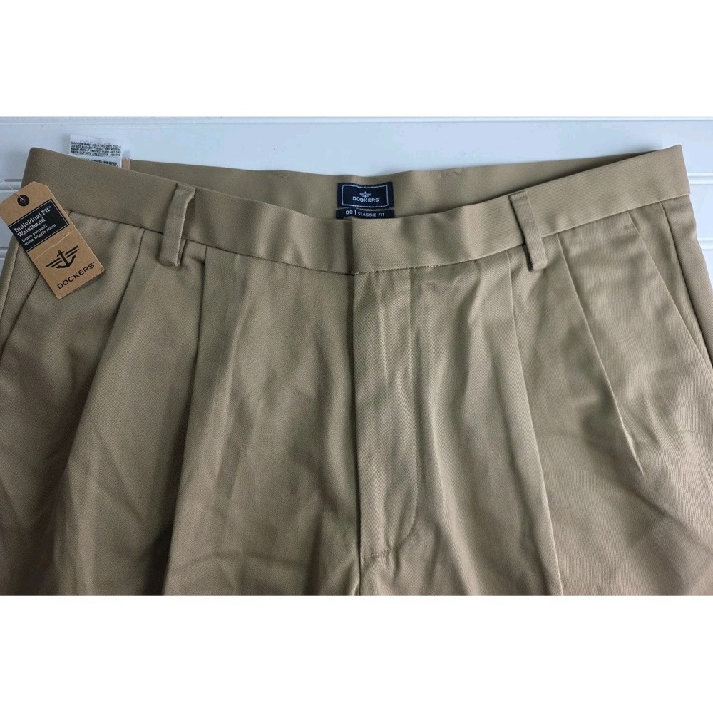 DOCKER'S MEN D3 CLASSIC FIT SIGNATURE KHAKI PLEATED PANTS 38X32 COTTON NWT